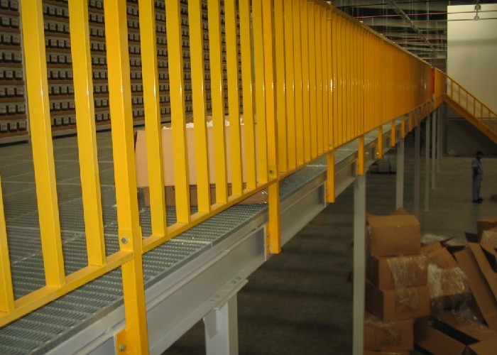 Estante de varias filas de Mezzanie del almacenamiento de acero resistente, pisos de entresuelo industriales