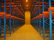 Q235 / Unidad de almacenamiento de 345 Warehouse en la impulsión del tormento de la plataforma a través de los estantes para la cámara fría